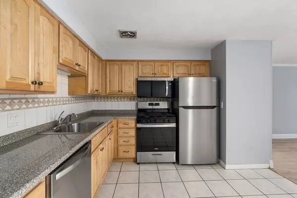 Canton, MA 02021,80 Walnut Street #405