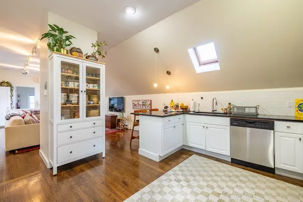 Salem, MA 01970,137 North St #3