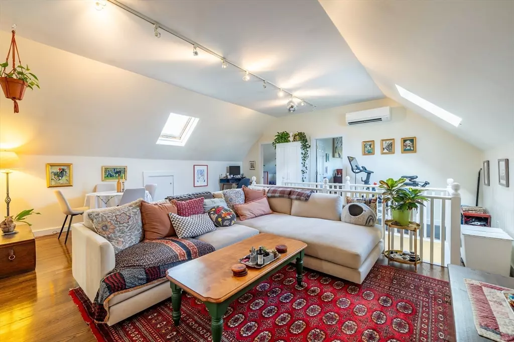 Salem, MA 01970,137 North St #3