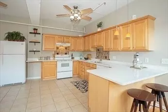 Lowell, MA 01852,23-33 Middle Street #17