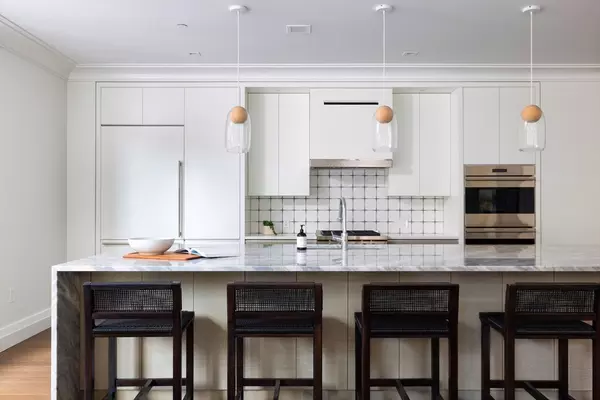 Boston, MA 02114,45 Temple St #202