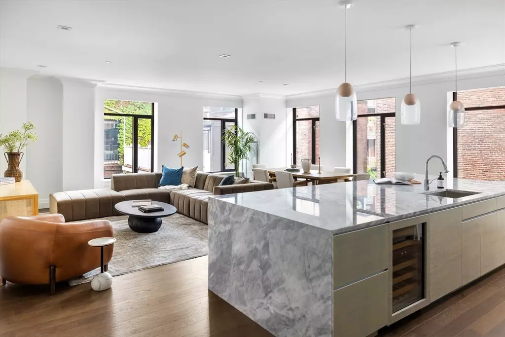 Boston, MA 02114,45 Temple St #202