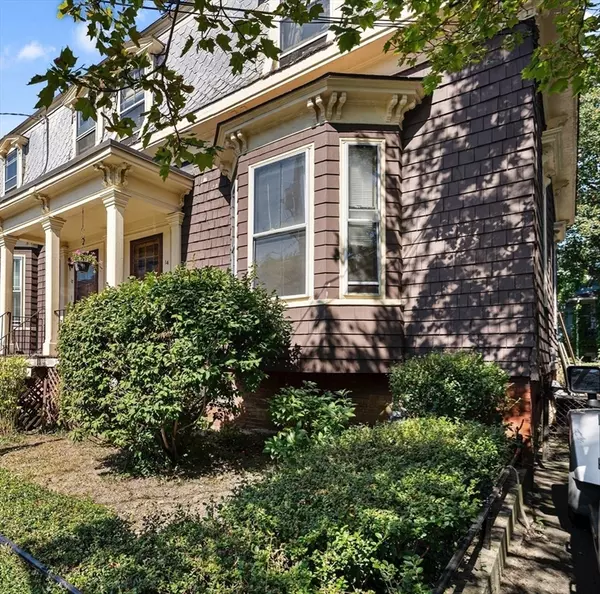14 Mossland St, Somerville, MA 02144