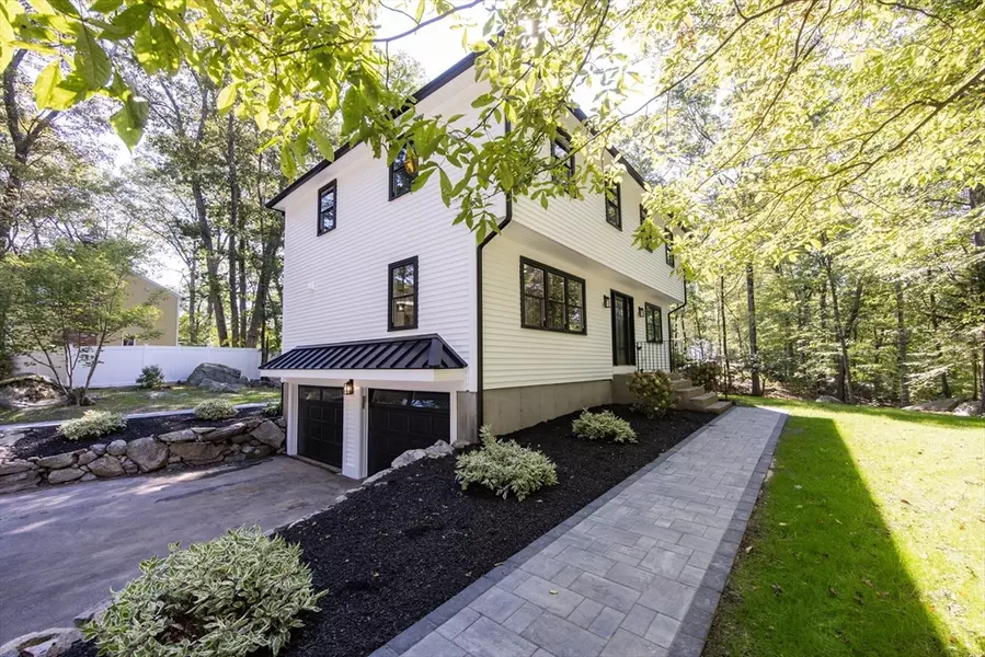 3 Bradford St, Milford, MA 01757