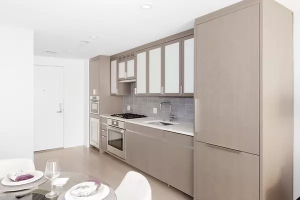 Boston, MA 02114,100 Lovejoy Wharf #7P