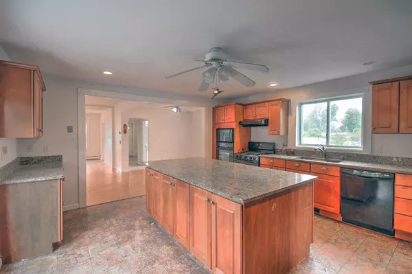 Bourne, MA 02532,16 Washington Ave