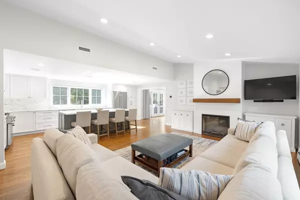 Natick, MA 01760,22 Fox Hill Drive