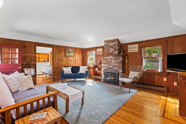 Falmouth, MA 02543,5 Park