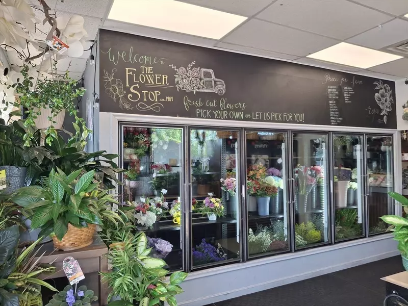 120 Stafford St, Worcester, MA 01603