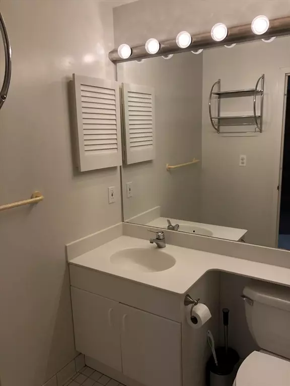 Cambridge, MA 02139,950 Massachusetts Ave. #310