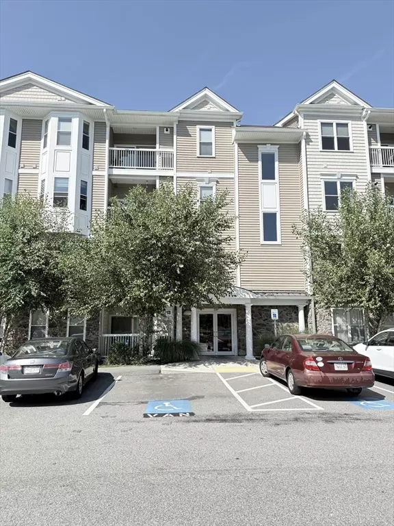 110 Trotter Rd #2404, Weymouth, MA 02190
