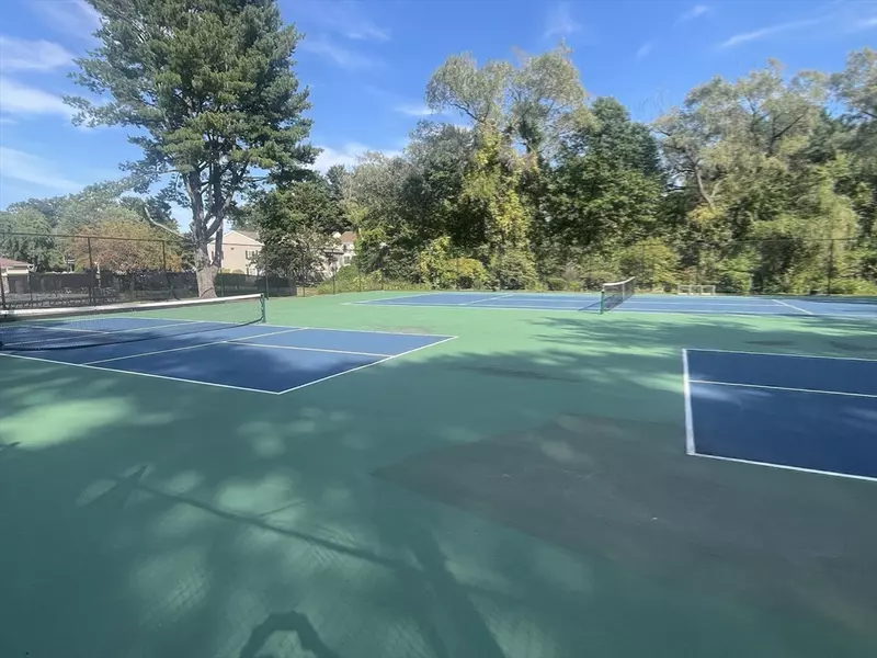 44 Village Hill Ln #44, Natick, MA 01760