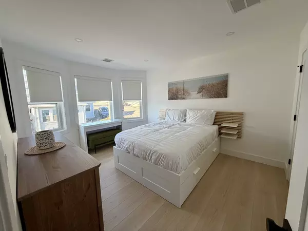 Revere, MA 02151,280 Endicott Avenue #2