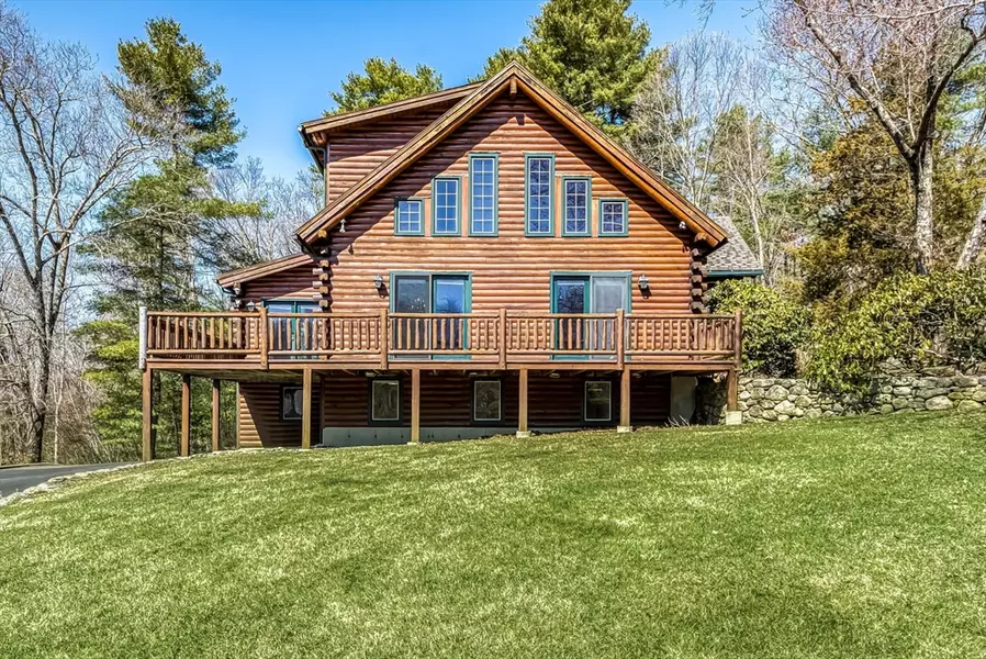 105 Uxbridge Rd, Mendon, MA 01756