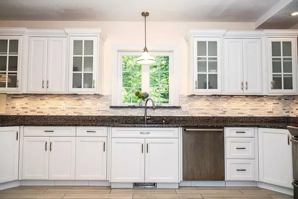 Upton, MA 01568,4 Farrar Rd