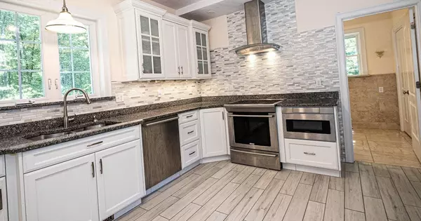 Upton, MA 01568,4 Farrar Rd