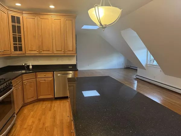 Brookline, MA 02446,103 Sewall #6A