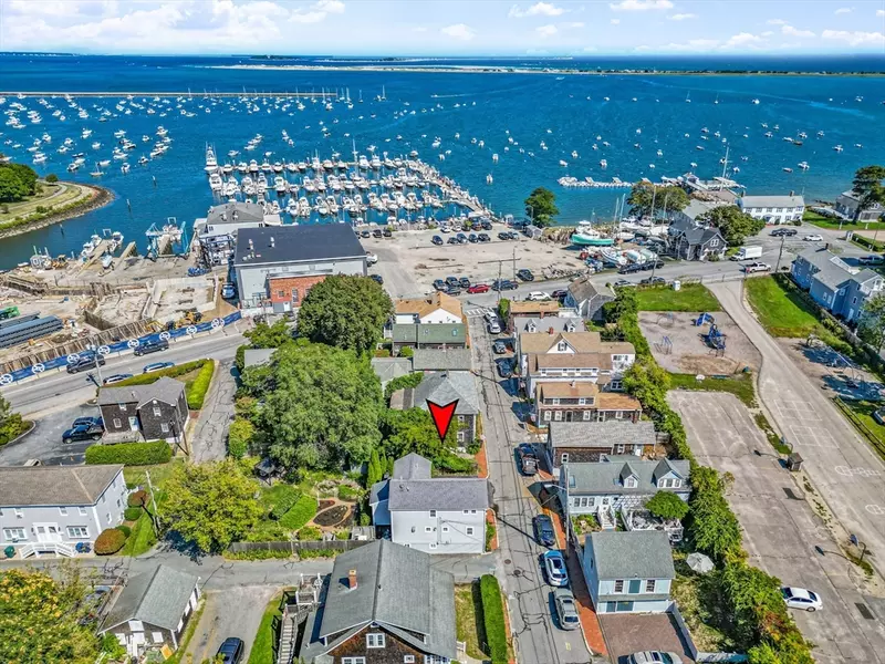 20 Bradford St, Plymouth, MA 02360