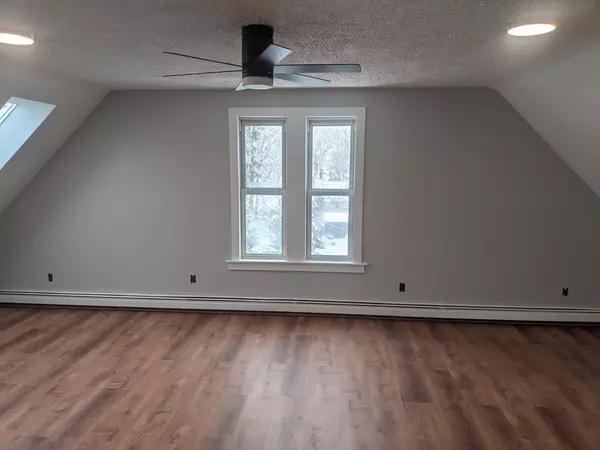 Taunton, MA 02780,12 Clinton St #3