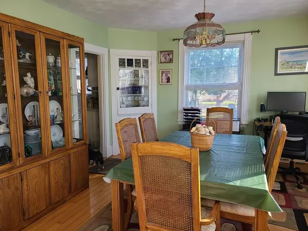 Whitman, MA 02382,281 Commercial St