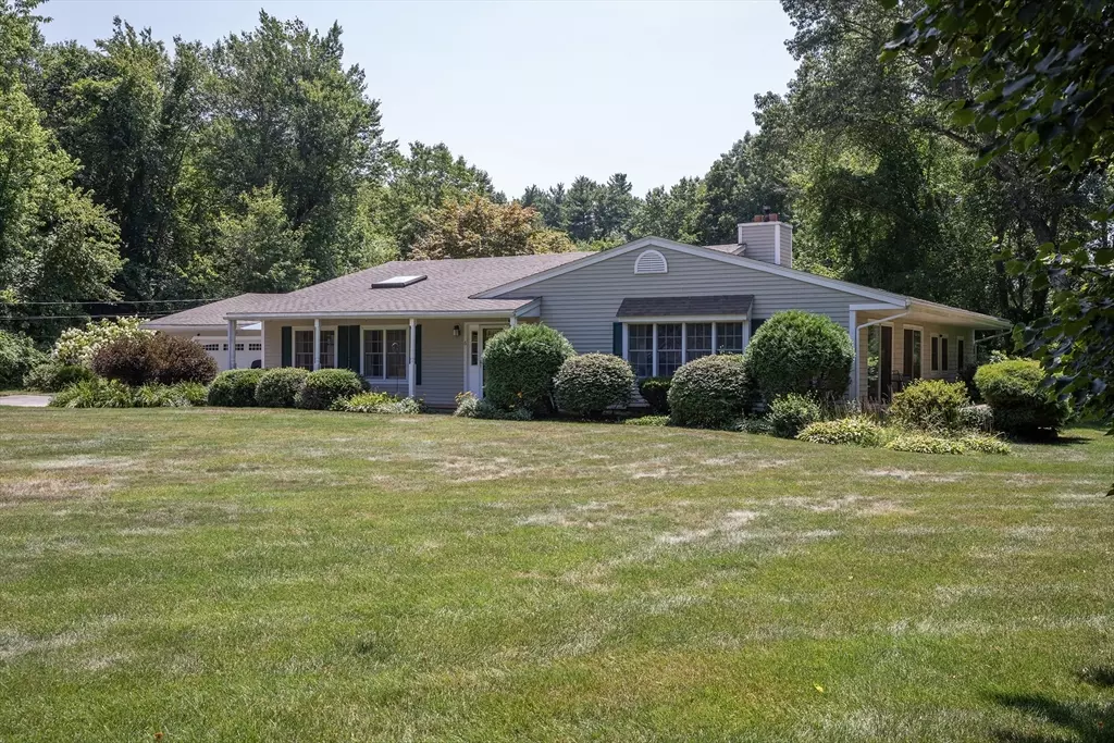 Halifax, MA 02338,6 East St (Plympton )