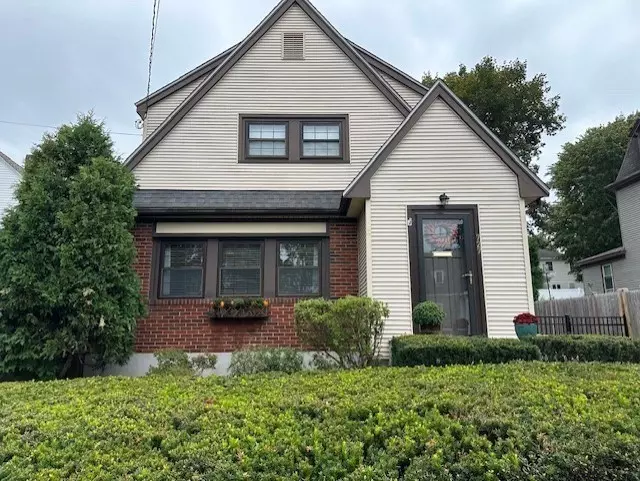 727 Commercial St, Weymouth, MA 02189