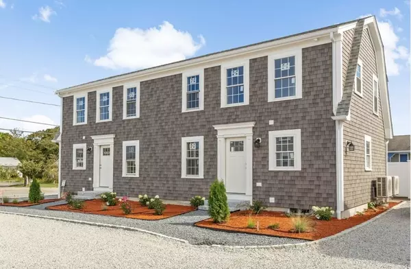 Dennis, MA 02670,209 Main Street #5
