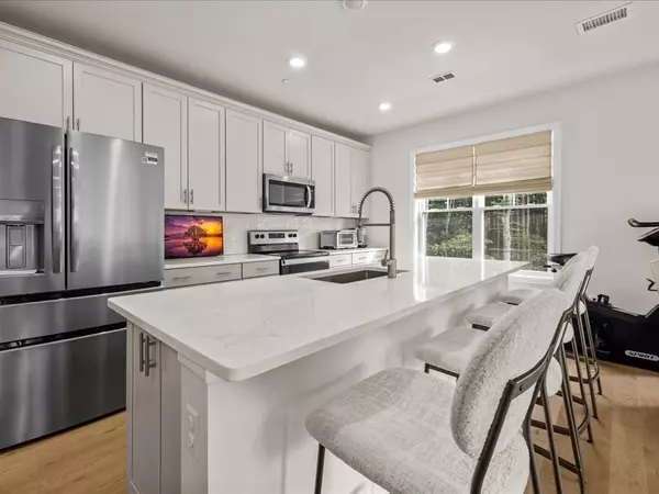 Grafton, MA 01536,2 Winslow Lane #406