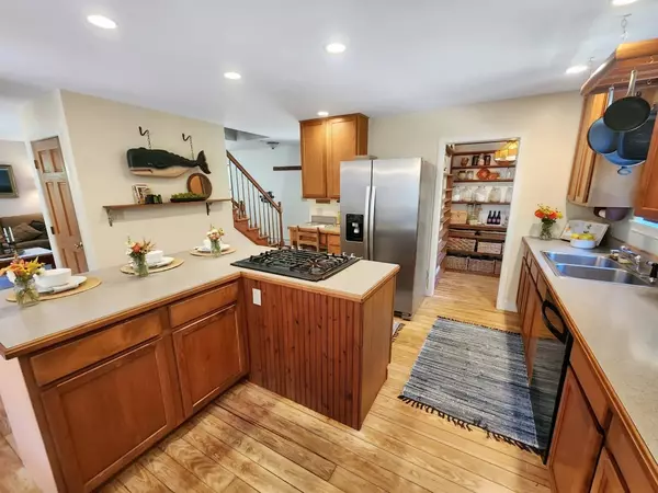 Dartmouth, MA 02747,32 Pembroke Dr