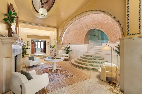 Boston, MA 02215,395 Commonwealth Avenue