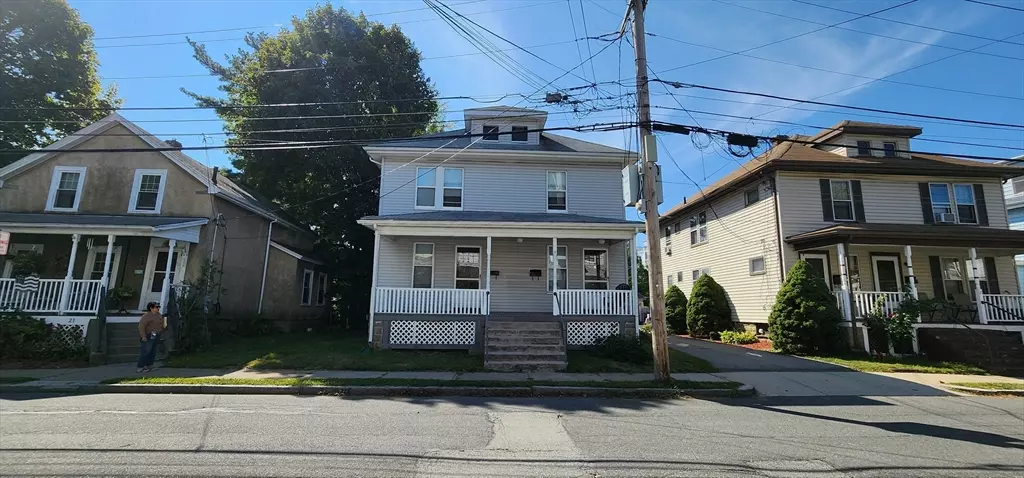 Wakefield, MA 01880,19 Lake St #1