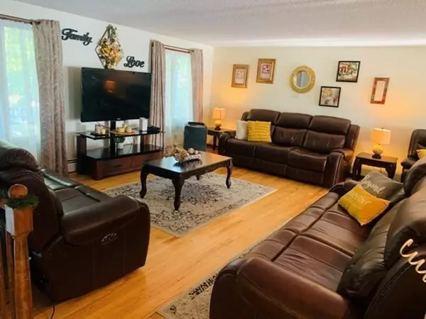 Dracut, MA 01826,67 Lincoln Lane