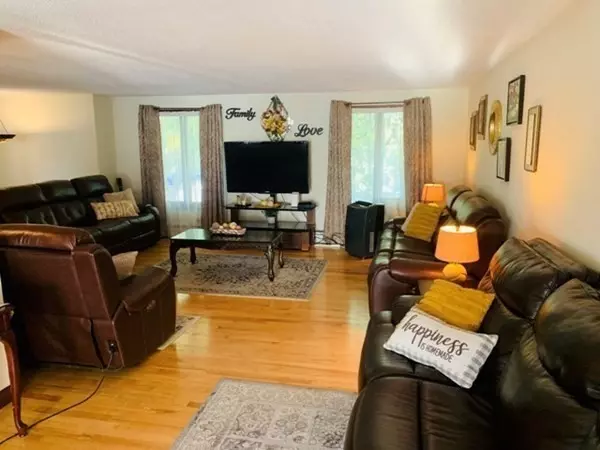 Dracut, MA 01826,67 Lincoln Lane
