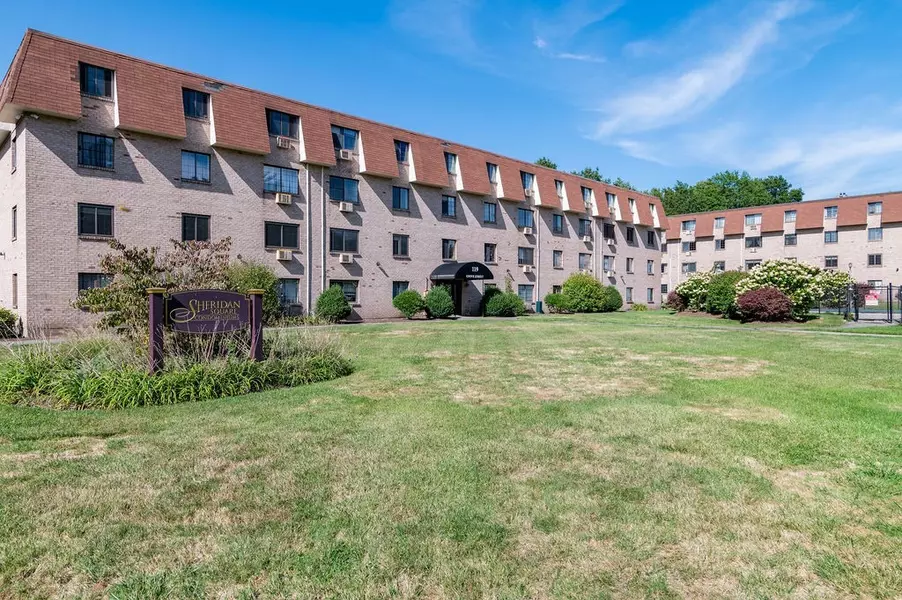 119 Grove St #231, Rockland, MA 02370