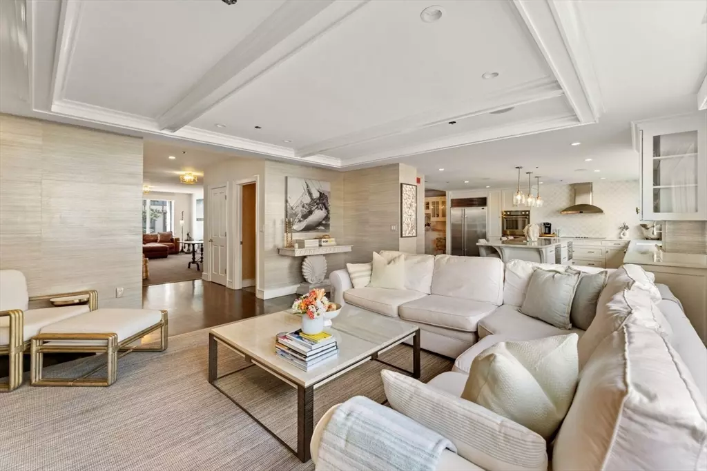 Boston, MA 02109,50 Battery St #103&4