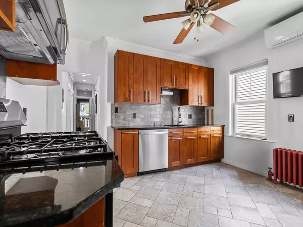 Boston, MA 02125,175 Savin Hill Ave #3