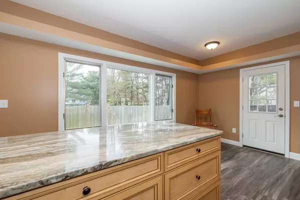 Bedford, MA 01730,39-41 Neillian St #39