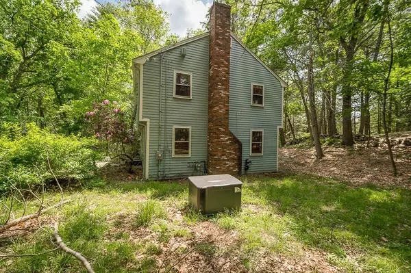 Boxford, MA 01921,37 Moonpenny Dr