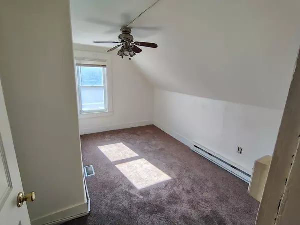 Nashua, NH 03060,101 West Hollis #2