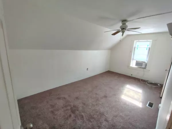 Nashua, NH 03060,101 West Hollis #2