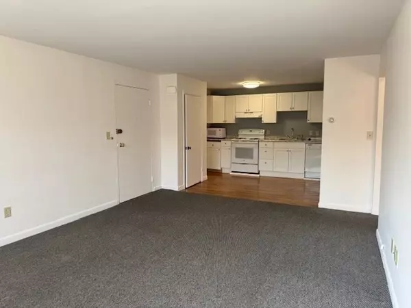 Woburn, MA 01801,300 Main Street #5