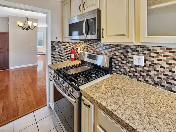 New Bedford, MA 02745,15 Cox St