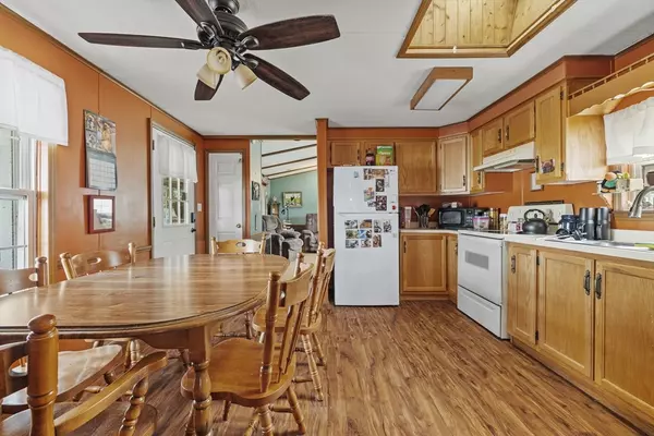 Taunton, MA 02780,193 Tremont Street #95