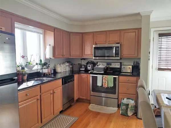 Waltham, MA 02453,190 River St #2