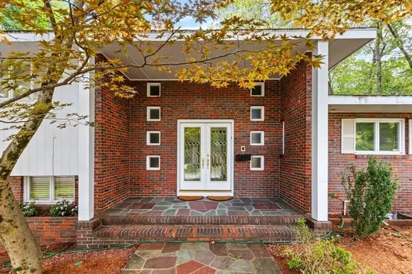 Lynnfield, MA 01940,25 Chatham Way