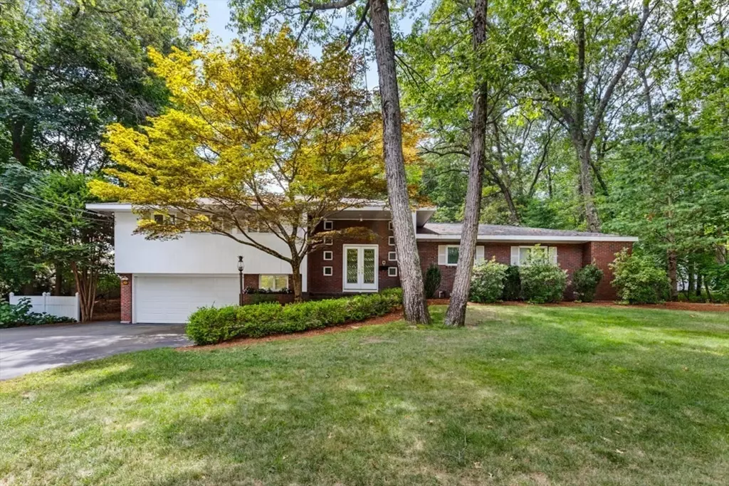 Lynnfield, MA 01940,25 Chatham Way