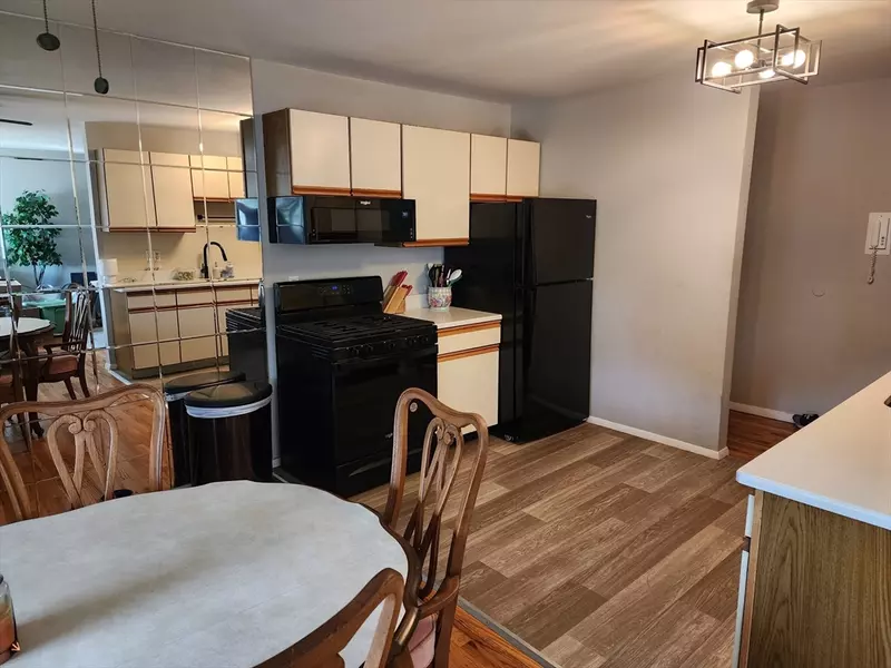 24 Regency Park Drive #24, Agawam, MA 01001