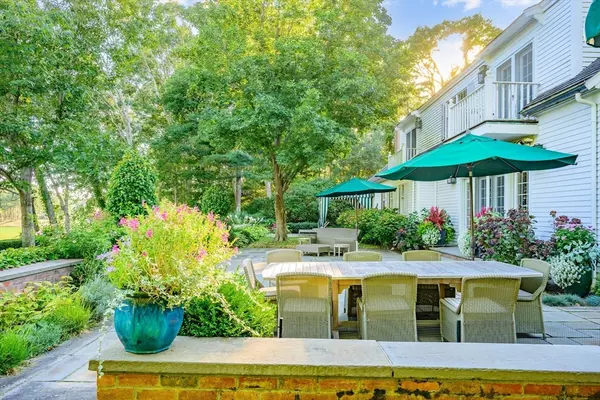 Barnstable, MA 02655,245 North Bay Road