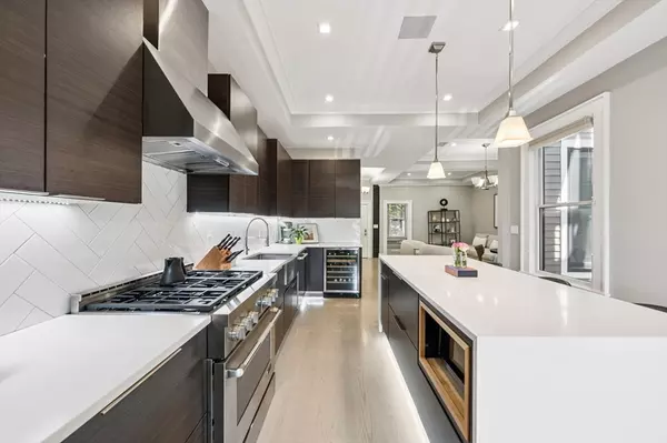 Boston, MA 02127,27 Mercer Street #1