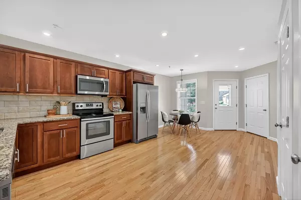 Agawam, MA 01001,4 Maple View Ln #C